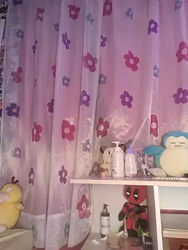 Snapshot of bonnie_moon chatting on 09-30-25, 04:06 bonnie moon online show from 09-30-25, 04:06