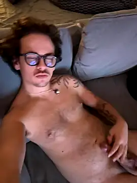 Snapshot of hardmecl chatting on 10-20-25, 06:41 hardmecl online show from 10-20-25, 06:41