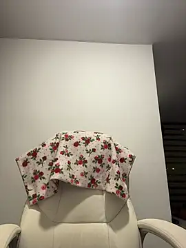 Snapshot of pamell_col chatting on 11-13-25, 02:10 pamell col online show from 11-13-25, 02:10