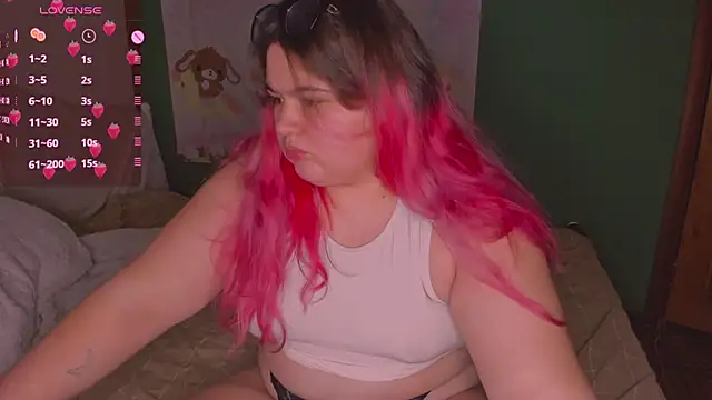 Freakcute  online show from 03-04-25, 09:11