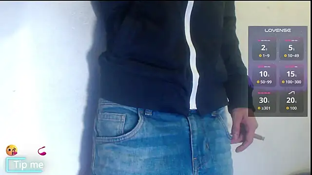 Snapshot of GrayHornyX chatting on 12-22-25, 06:43 GrayHornyX online show from 12-22-25, 06:43