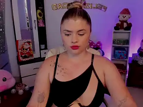 chloejones   online show from 12-10-24, 09:43