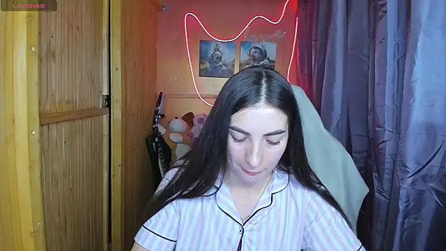 Fiery Brunette  online show from 02-18-25, 12:49