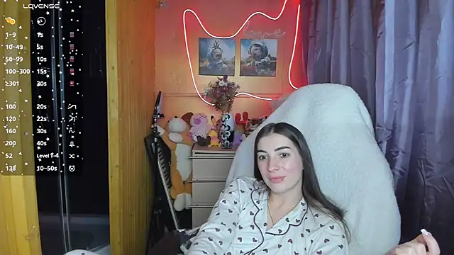 Fiery Brunette  online show from 03-12-25, 11:31