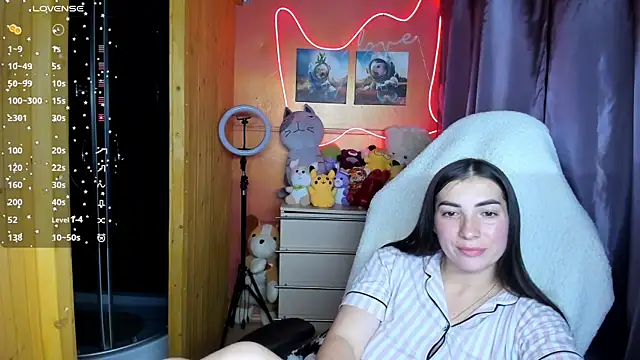 Fiery Brunette  online show from 10-05-25, 03:38