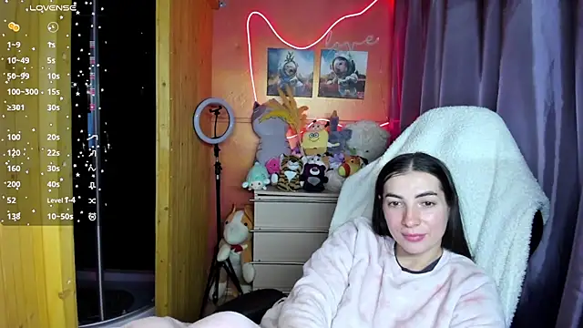 Fiery Brunette  online show from 03-13-26, 05:25