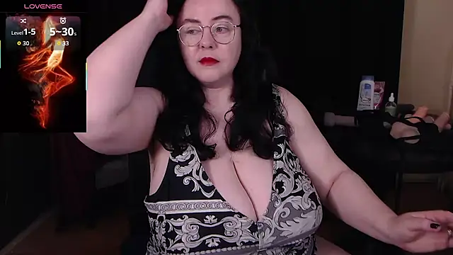 Snapshot of poshmistress chatting on 06-14-26, 08:33 poshmistress online show from 06-14-26, 08:33
