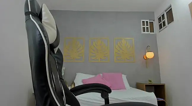 Snapshot of ayla13_ chatting on 02-12-25, 10:26 ayla13 online show from 02-12-25, 10:26