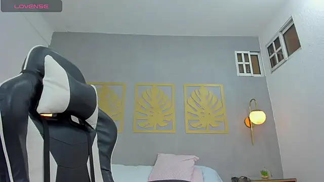 Snapshot of ayla13_ chatting on 02-25-25, 09:57 ayla13 online show from 02-25-25, 09:57