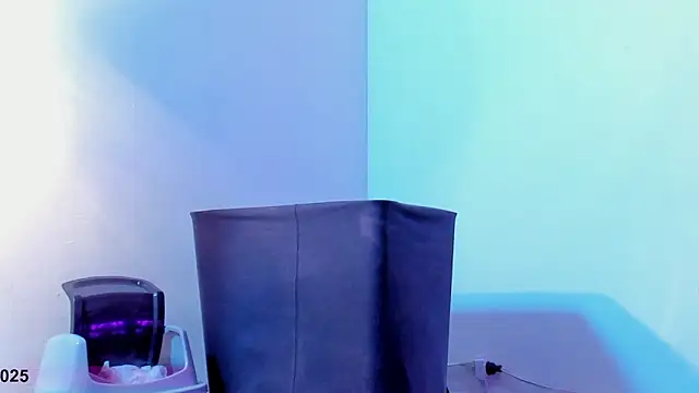 Snapshot of GrottyWading chatting on 09-13-25, 04:12 GrottyWading online show from 09-13-25, 04:12