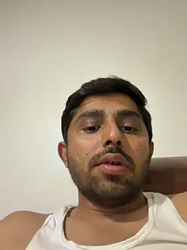 Snapshot of rhuh3991 chatting on 05-07-26, 02:33 rhuh3991 online show from 05-07-26, 02:33