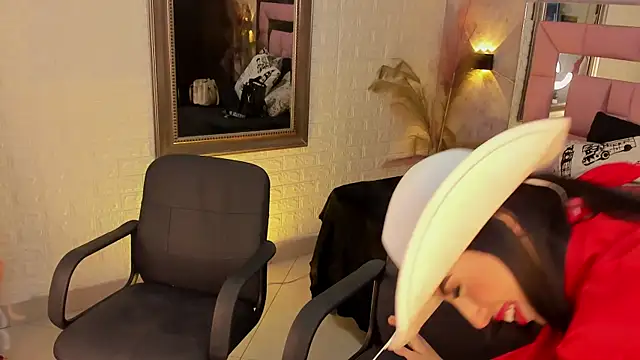 Snapshot of catalina__23 chatting on 01-14-25, 10:55 catalina 23 online show from 01-14-25, 10:55