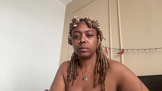 ChocolateCakeQueen online show from 03-04-25, 04:41