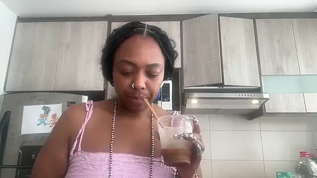ChocolateCakeQueen online show from 03-01-26, 03:47