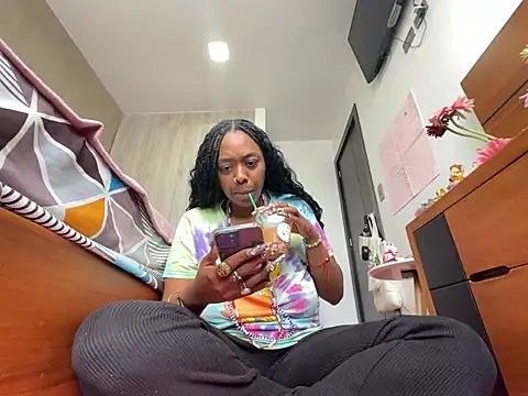 ChocolateCakeQueen online show from 03-18-26, 09:40