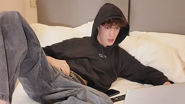 twinkyjd  online show from 04-12-26, 04:12