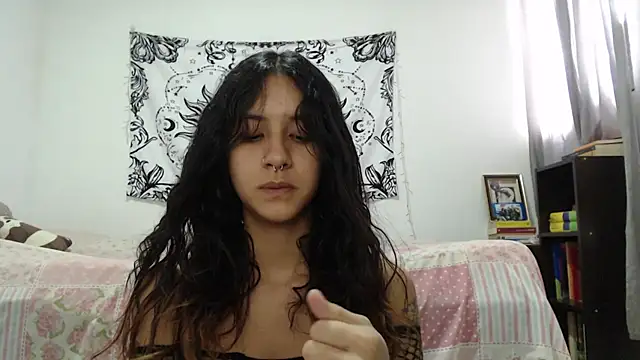 AlinaWoolf  online show from 01-17-25, 08:33