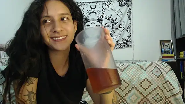 AlinaWoolf  online show from 02-04-25, 02:39