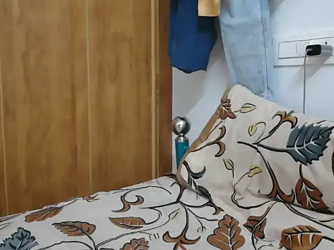 Snapshot of Tamil_Boy28 chatting on 02-03-25, 05:03 Tamil Boy28 online show from 02-03-25, 05:03