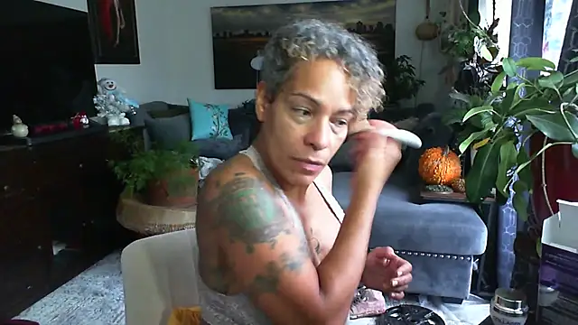 CeceilaMoon online show from 11-23-25, 02:39