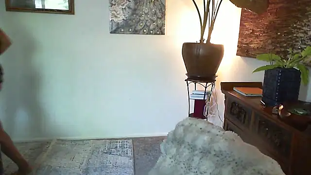 Snapshot of CeceilaMoon chatting on 06-18-26, 04:44 CeceilaMoon online show from 06-18-26, 04:44