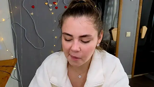 IsabellaBler online show from 09-26-25, 05:44