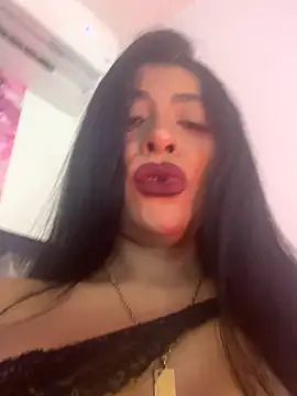 Snapshot of canela_10 chatting on 09-16-25, 03:07 canela 10 online show from 09-16-25, 03:07