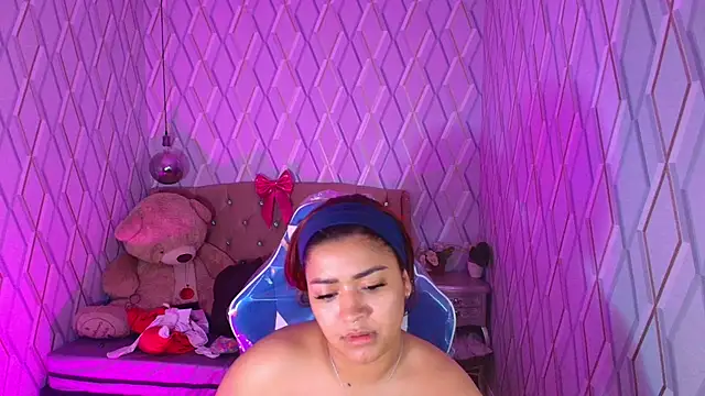 NicolleTaylor online show from 01-07-26, 04:37