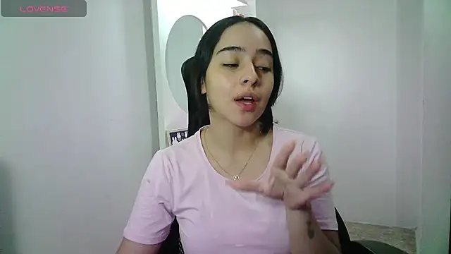 Snapshot of aineangeel chatting on 07-10-26, 01:32 aineangeel online show from 07-10-26, 01:32