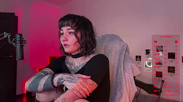 deadlysweet online show from 12-02-24, 01:58