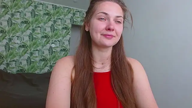 Snapshot of Olivia_shine chatting on 06-21-26, 04:26 Olivia shine online show from 06-21-26, 04:26