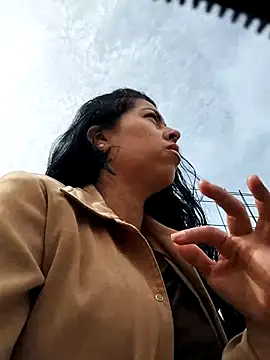 Snapshot of Emily_Wane chatting on 02-15-26, 03:09 Emily Wane online show from 02-15-26, 03:09