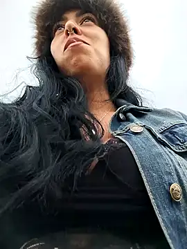 Snapshot of Emily_Wane chatting on 02-16-26, 04:36 Emily Wane online show from 02-16-26, 04:36