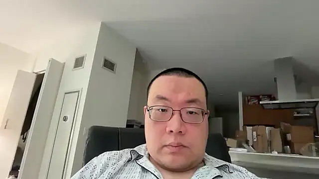 Snapshot of slaveasianboy chatting on 12-17-25, 04:35 slaveasianboy online show from 12-17-25, 04:35