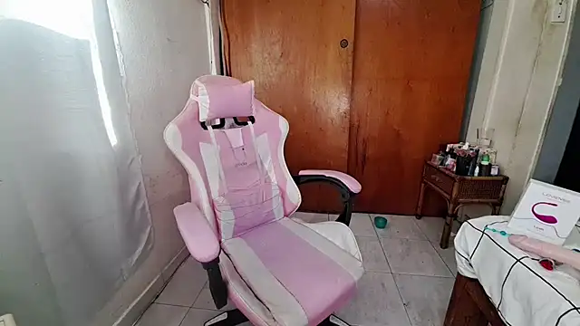 Snapshot of Gotitatv chatting on 02-27-25, 08:31 Gotitatv online show from 02-27-25, 08:31