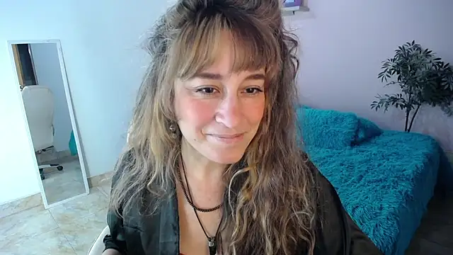 Snapshot of Paula_Paz chatting on 11-22-25, 04:50 Paula Paz online show from 11-22-25, 04:50