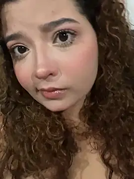 Snapshot of CharlotteMillers chatting on 12-22-24, 02:28 CharlotteMillers online show from 12-22-24, 02:28