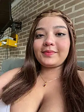 Snapshot of CharlotteMillers chatting on 01-01-25, 09:31 CharlotteMillers online show from 01-01-25, 09:31