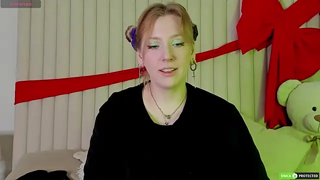 Snapshot of RachelCart chatting on 04-20-26, 03:20 RachelCart online show from 04-20-26, 03:20