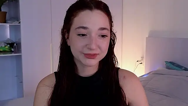 Snapshot of YasmineWest chatting on 06-27-26, 01:10 YasmineWest online show from 06-27-26, 01:10