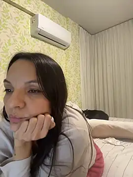 Snapshot of samilux5 chatting on 05-29-26, 02:42 samilux5 online show from 05-29-26, 02:42