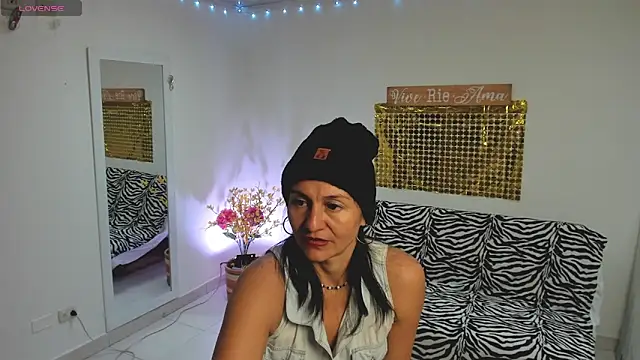 lollita 23  online show from 03-06-25, 03:24