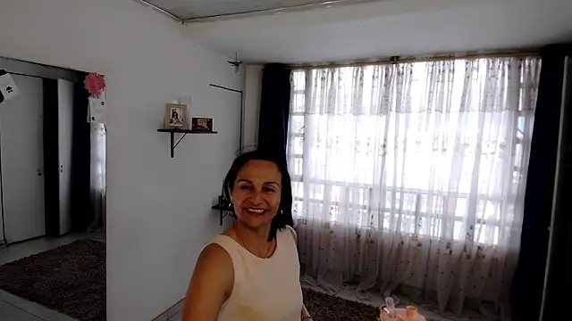lollita 23  online show from 05-20-26, 08:04