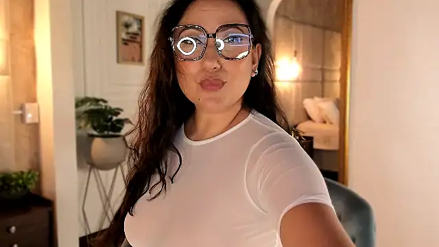 Snapshot of Victoria-Harper chatting on 02-11-25, 12:37 Victoria-Harper online show from 02-11-25, 12:37