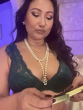 Snapshot of Victoria-Harper chatting on 03-18-25, 12:58 Victoria-Harper online show from 03-18-25, 12:58