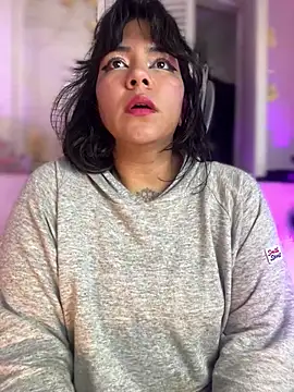 JulianaCastillo online show from 01-20-25, 06:21