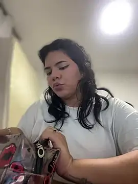 JulianaCastillo online show from 02-09-25, 08:44