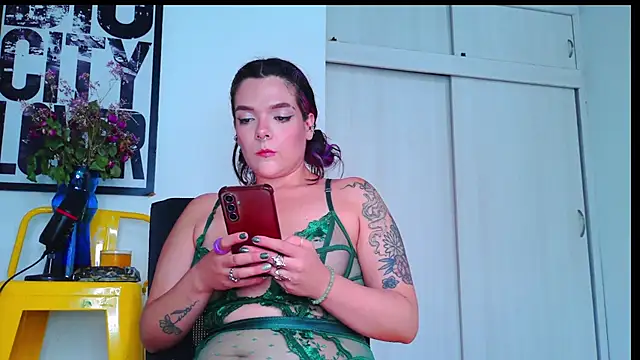 purple em69 online show from 04-05-26, 09:01