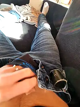 Snapshot of Nakeddriver1and-Wife chatting on 02-27-25, 01:38 Nakeddriver1and-Wife online show from 02-27-25, 01:38