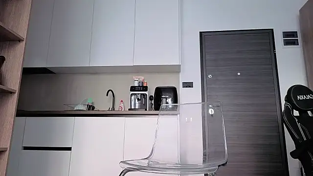 Megan Ros online show from 03-13-26, 10:00